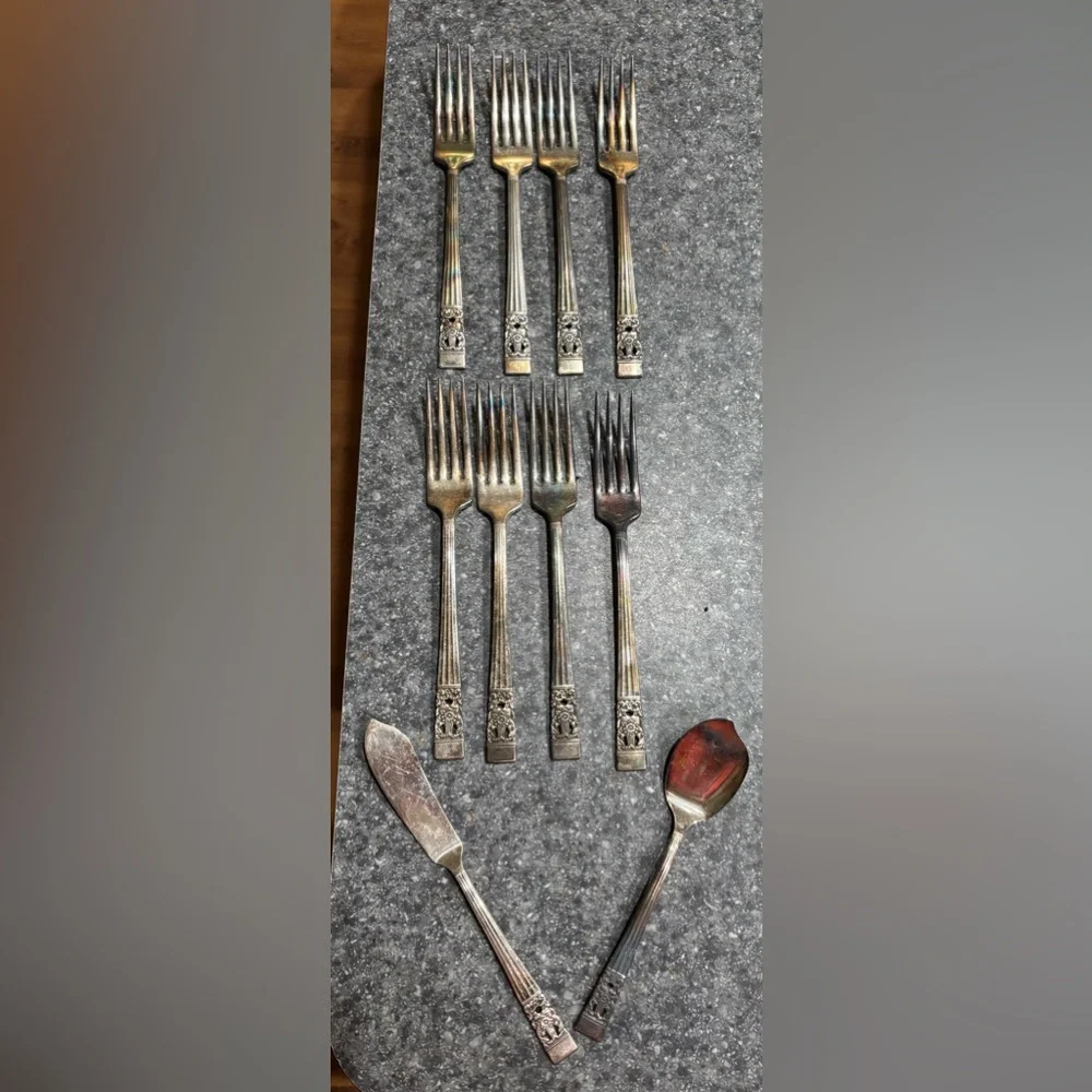 Silverware 1936 Oneida Community Silver Plate Coronation 8 Dinner Forks /2 Other